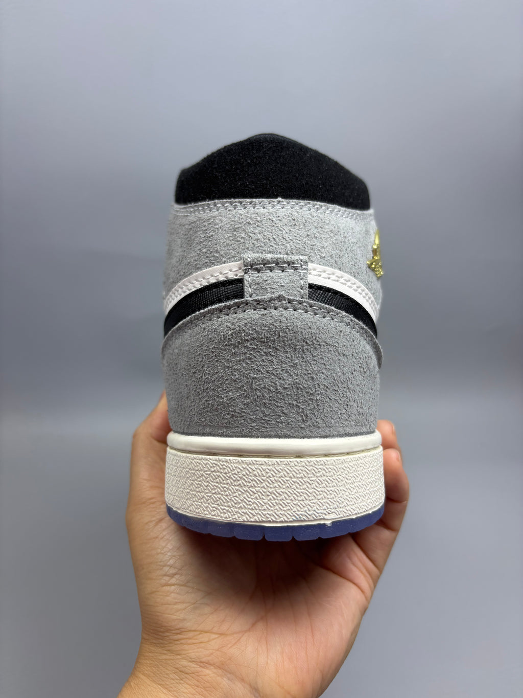 Air Jordan 1 Sneakers – Grey