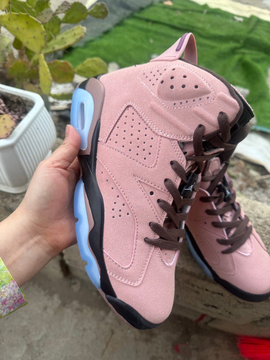 Air Jordan 6 Sneakers – Light Pink